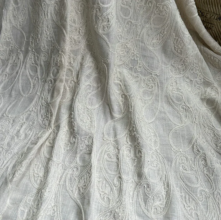 Embroidery Chain Stitch - Pure linnen basisstof met katoenen draadborduurwerk,