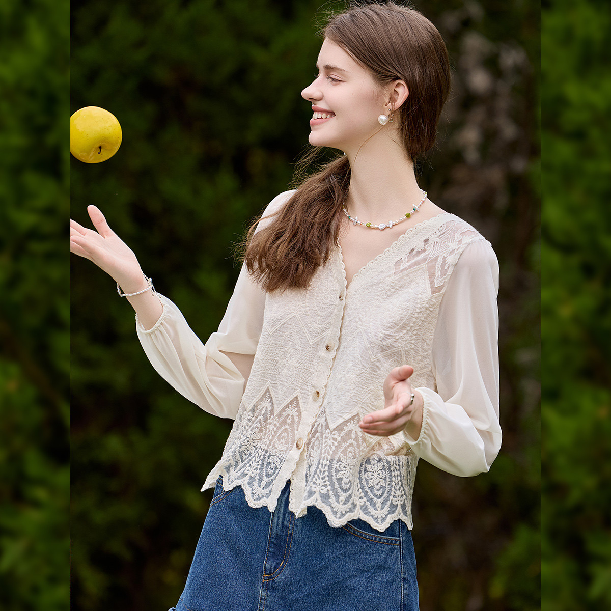 LOUIS YAO Zoet Kant V-hals Ves - Embroidery Cardigan recensie en prijs