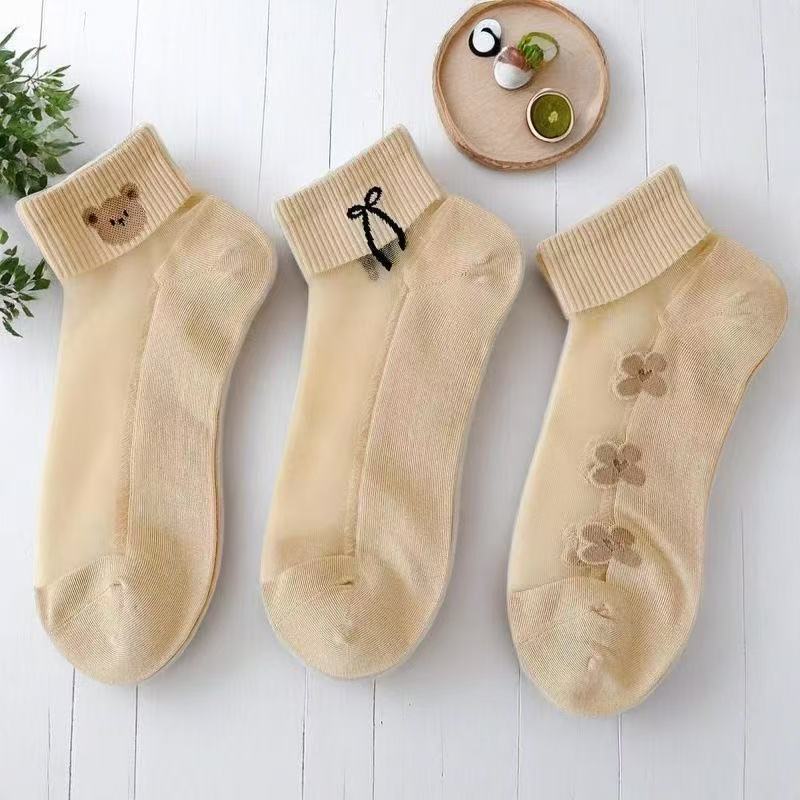 Dames sokken van doorschijnend - Embroidery On Socks recensie en prijs